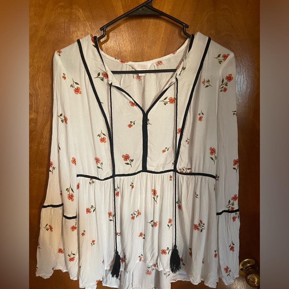 Women’s Lauren Conrad top